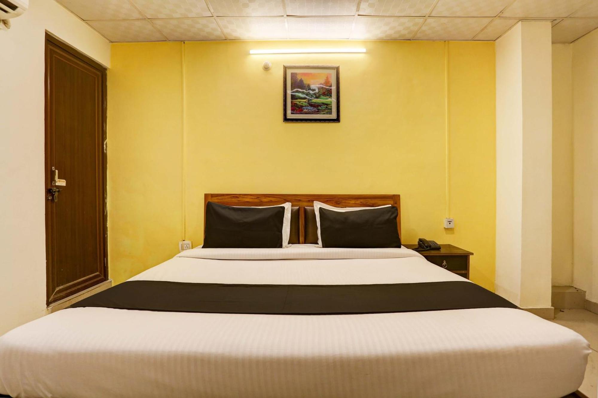 Collection O Hotel Moon Light ลัคเนา ภายนอก รูปภาพ