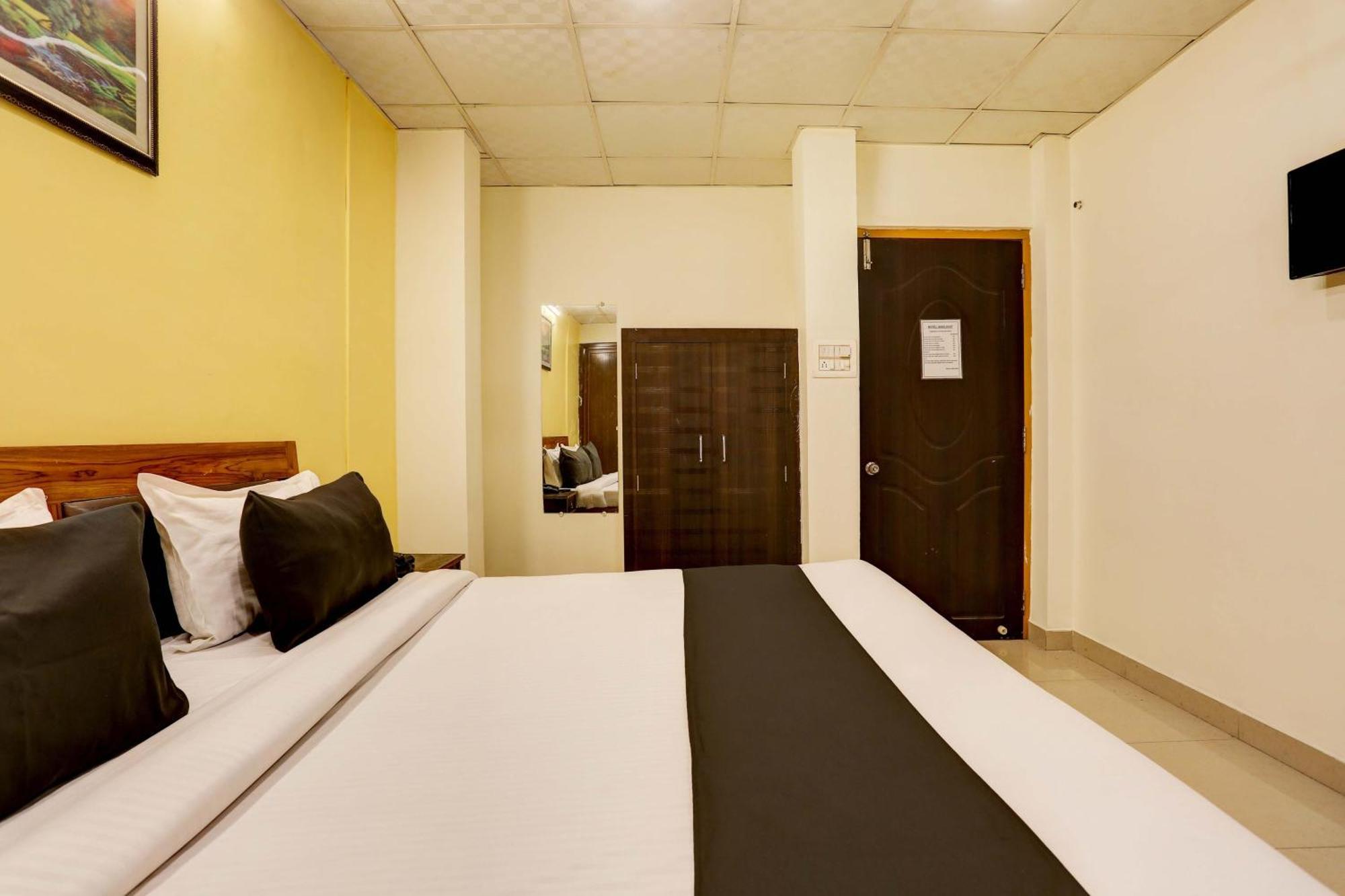 Collection O Hotel Moon Light ลัคเนา ภายนอก รูปภาพ
